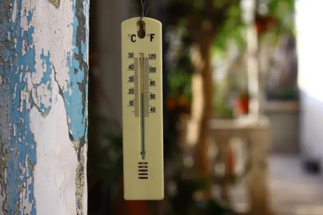 Outdoor thermometer